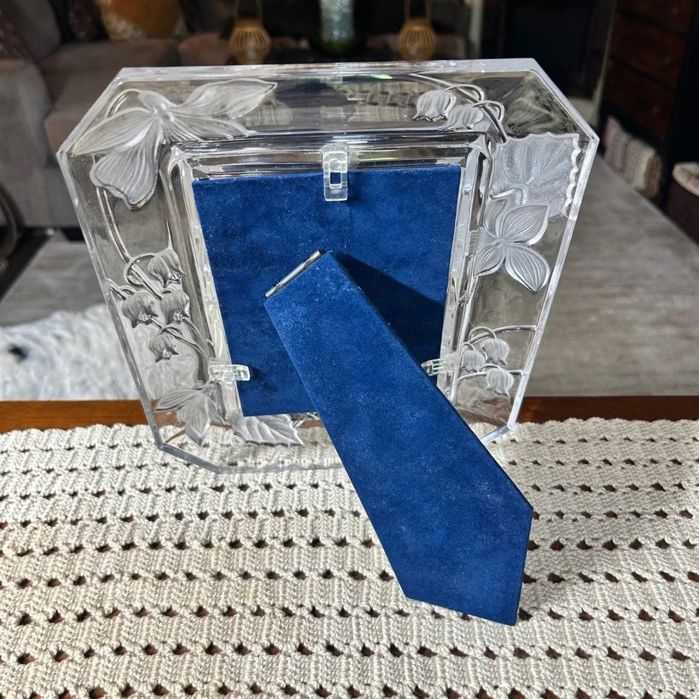 Frosted Crystal Lily of the Valley Picture Frame Blue Velvet Back Floral 4x6
